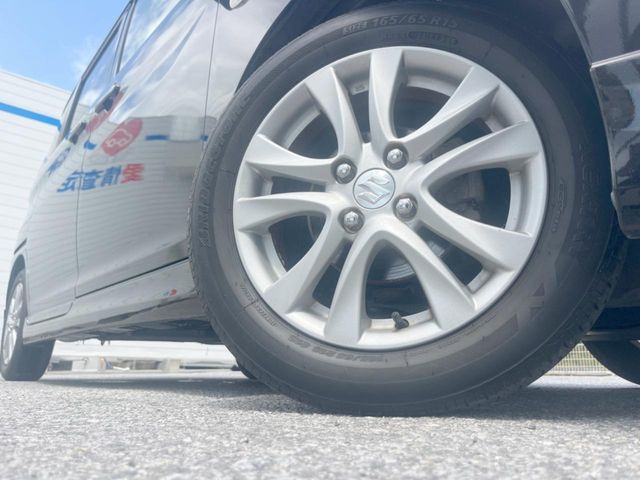 �y�����A���~�z�C�[���z�O�ςɃ}�b�`���������A���~�z�C�[���𑕒����Ă���܂��B�e��ЊO�A���~�z�C�[����A�X�^�b�h���X�^�C�����戵�����Ă���܂��B���񂲑��k����������