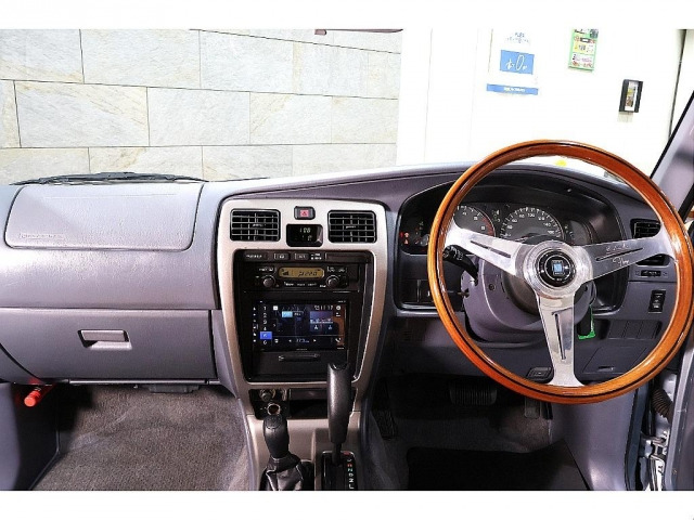 ハイラックスサーフ2.7 SSR-X Vセレクション 4WD