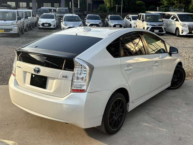 プリウス1.8 S LEDエディション