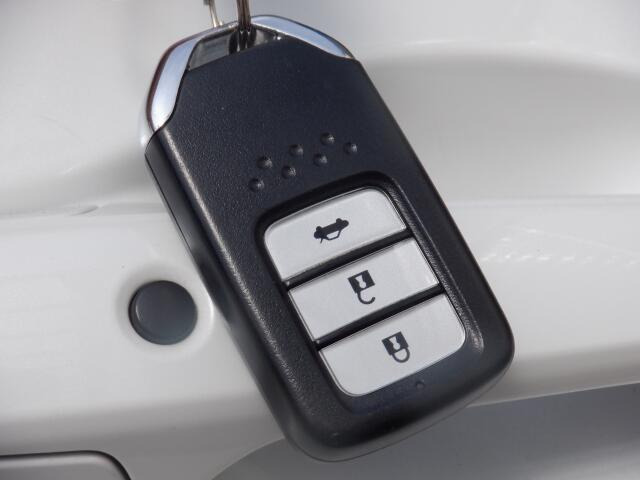 �L�[���|�P�b�g�ɓ��ꂽ�܂܂ł��G���W��ON/OFF�A�h�A�{��/�J���\���֗��ȃX�}�[�g�L�[�t�ł���