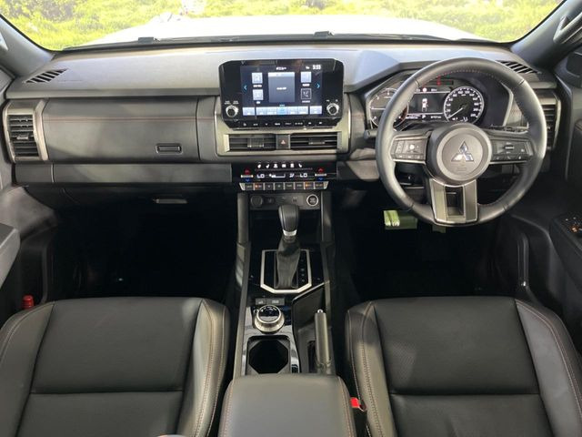 トライトン2.4 GSR ディーゼル 4WD