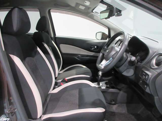ノート1.2 X FOUR スマートセーフティエディション 4WD