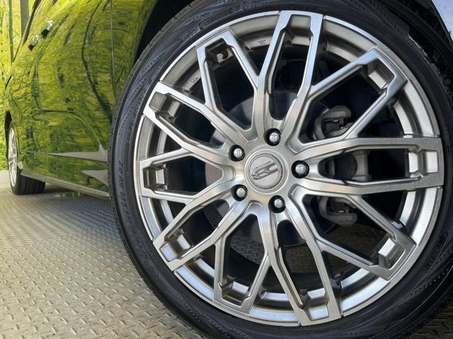 �y18�C���`�A���~�z�C�[���z�O�ςɃ}�b�`�����A���~�z�C�[���𑕒����Ă���܂��B�e��A���~�z�C�[����A�X�^�b�h���X�^�C�����戵�����Ă���܂��B���񂲑��k����������