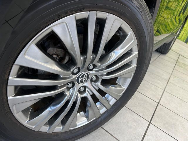 �y����19�C���`�A���~�z�C�[���z�O�ςɃ}�b�`���������A���~�z�C�[���𑕒����Ă���܂��B�e��ЊO�A���~�z�C�[����A�X�^�b�h���X�^�C�����戵�����Ă���܂��B���񂲑��k����������
