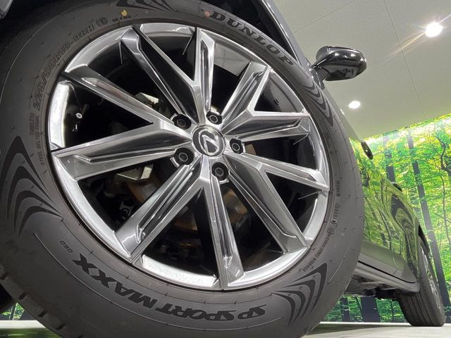 �y����18�C���`�A���~�z�C�[���z�O�ςɃ}�b�`���������A���~�z�C�[���𑕒����Ă���܂��B�e��ЊO�A���~�z�C�[����A�X�^�b�h���X�^�C�����戵�����Ă���܂��B���񂲑��k����������