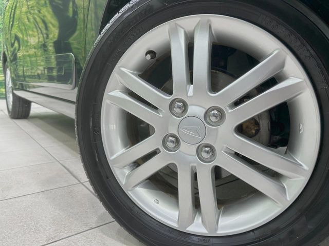�y����15�C���`�A���~�z�C�[���z�O�ςɃ}�b�`���������A���~�z�C�[���𑕒����Ă���܂��B�e��ЊO�A���~�z�C�[����A�X�^�b�h���X�^�C�����戵�����Ă���܂��B���񂲑��k����������