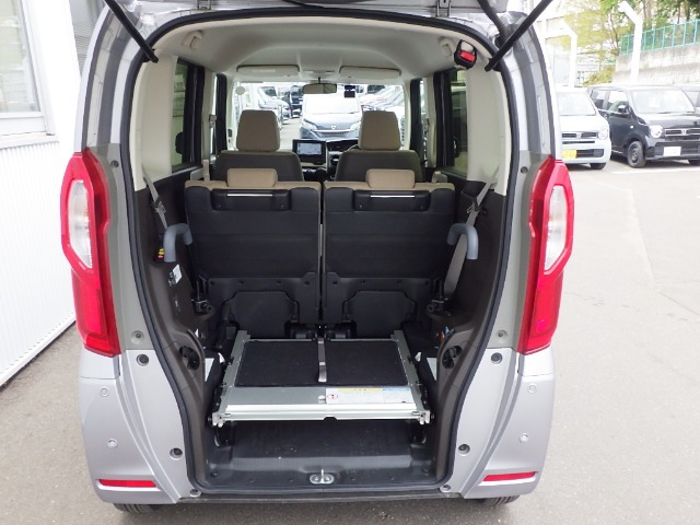 N-BOXG スロープ 4WD