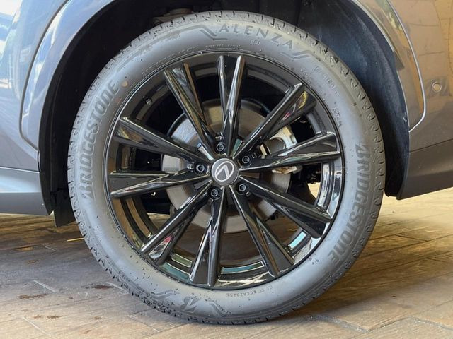 �y����20�C���`�A���~�z�C�[���z�O�ςɃ}�b�`���������A���~�z�C�[���𑕒����Ă���܂��B�e��ЊO�A���~�z�C�[����A�X�^�b�h���X�^�C�����戵�����Ă���܂��B���񂲑��k����������