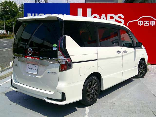 セレナ1.2 e-POWER ハイウェイスターV アーバンクロム