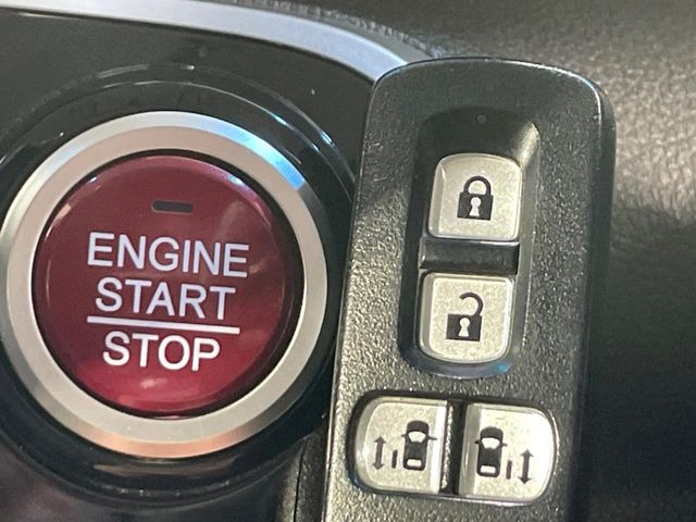�yHonda�X�}�[�g�L�[�z�J�o����|�P�b�g�ɓ��ꂽ�܂܂ł��h�A�̎{���E�������\�ȃX�}�[�g�L�[�𑕔��B�G���W���̃I���E�I�t�����J�M�����o���K�v����������Ƃ��Ă��֗��ł���