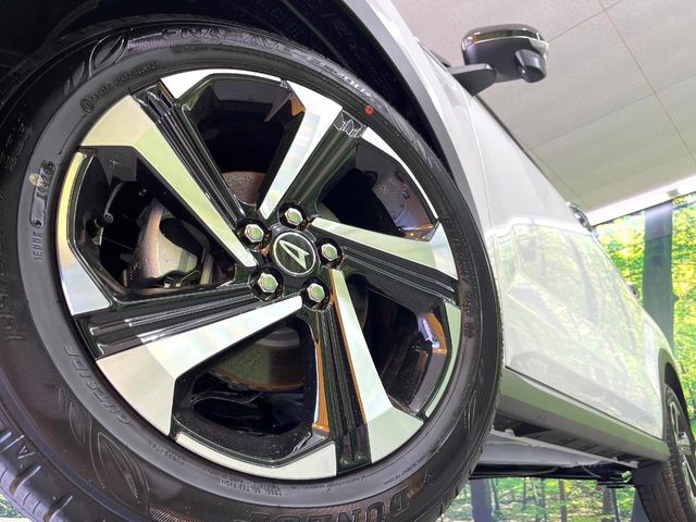 �y����16�C���`�A���~�z�C�[���z�O�ςɃ}�b�`���������A���~�z�C�[���𑕒����Ă���܂��B�e��ЊO�A���~�z�C�[����A�X�^�b�h���X�^�C�����戵�����Ă���܂��B���񂲑��k����������