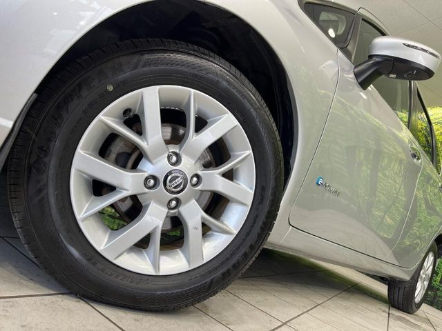 �y����15�C���`�A���~�z�C�[���z�O�ςɃ}�b�`���������A���~�z�C�[���𑕒����Ă���܂��B�e��ЊO�A���~�z�C�[����A�X�^�b�h���X�^�C�����戵�����Ă���܂��B���񂲑��k����������