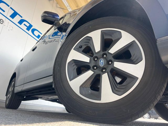 �y����17�C���`�A���~�z�C�[���z�O�ςɃ}�b�`���������A���~�z�C�[���𑕒����Ă���܂��B�e��ЊO�A���~�z�C�[����A�X�^�b�h���X�^�C�����戵�����Ă���܂��B���񂲑��k����������