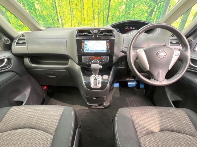セレナ2.0 ハイウェイスター S-HYBRID