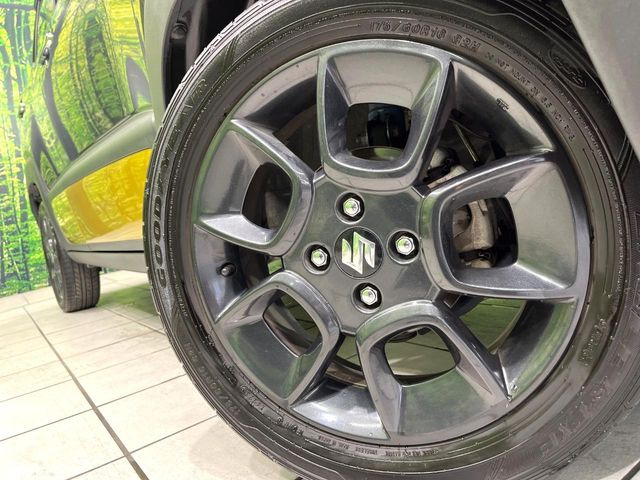 �y����16�C���`�A���~�z�C�[���z�O�ςɃ}�b�`���������A���~�z�C�[���𑕒����Ă���܂��B�e��ЊO�A���~�z�C�[����A�X�^�b�h���X�^�C�����戵�����Ă���܂��B���񂲑��k����������