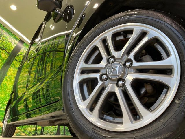 �y����14�C���`�A���~�z�C�[���z�O�ςɃ}�b�`���������A���~�z�C�[���𑕒����Ă���܂��B�e��ЊO�A���~�z�C�[����A�X�^�b�h���X�^�C�����戵�����Ă���܂��B���񂲑��k����������