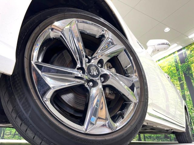 �y����18�C���`�A���~�z�C�[���z�O�ςɃ}�b�`���������A���~�z�C�[���𑕒����Ă���܂��B�e��ЊO�A���~�z�C�[����A�X�^�b�h���X�^�C�����戵�����Ă���܂��B���񂲑��k����������