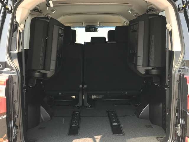 自社鈑金工場・陸運局指定整備工場も完備しております!月100台以上の車を整備しております!ベテランの整備士多数在籍☆彡納車時の点検・整備にもご安心ください!!