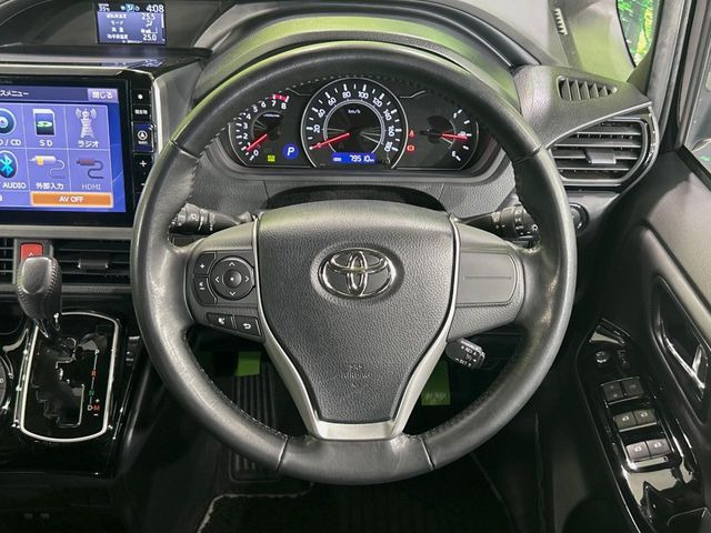 【ステアリングスイッチ】運転中、前方から目線をそらすことなく、オーディオ等の操作が可能な便利機能!安心&快適なドライブを演出してくれます♪