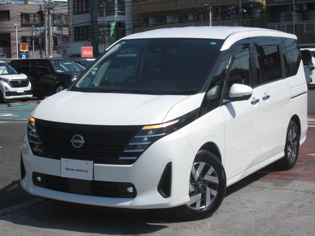 セレナ1.4 e-POWER XV