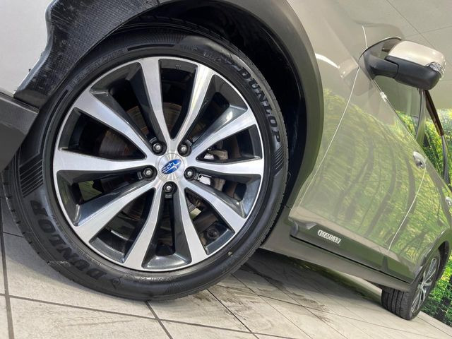 �y����17�C���`�A���~�z�C�[���z�O�ςɃ}�b�`���������A���~�z�C�[���𑕒����Ă���܂��B�e��ЊO�A���~�z�C�[����A�X�^�b�h���X�^�C�����戵�����Ă���܂��B���񂲑��k����������