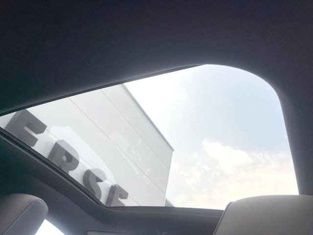 ���p�m���~�b�N�X���C�f�B���O���[�t::�唗�͂̃p�m���}���[�t�́A�㕔���Ȃɂ܂ő����Ă���A�J���I�ȋ�Ԃ����y���݂��������܂��B