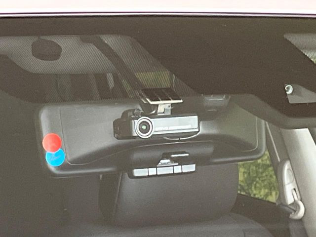 【ドライブレコーダー】ドライブレコーダー装備!走行中はもちろん、あおり運転や事故に遭遇した際、映像で記録し、万一のリスクに備えます。※記録用SDカードはお客様ご自身でご準備いただく必要があります。