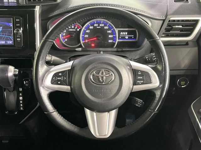 【クルーズコントロール】高速道路もラクラク走行。アクセルを離しても一定速度で走行ができ、長距離運転時の負担を軽減!加速・減速も簡単なスイッチ操作で調整できます。