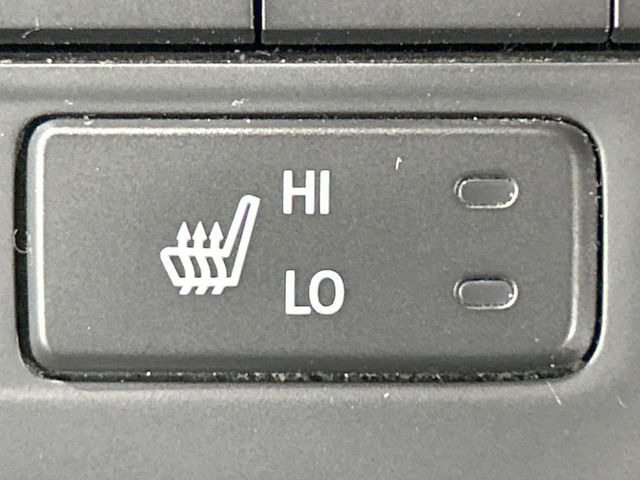 【シートヒーター】寒い日に重宝するシートヒーター!エアコンより早く温まってくれるので寒がりの人も安心ですね♪エアコンの温風は乾燥するから苦手、という方にもをおすすめです。