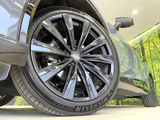 �y����21�C���`�A���~�z�C�[���z�O�ςɃ}�b�`���������A���~�z�C�[���𑕒����Ă���܂��B�e��ЊO�A���~�z�C�[����A�X�^�b�h���X�^�C�����戵�����Ă���܂��B���񂲑��k����������