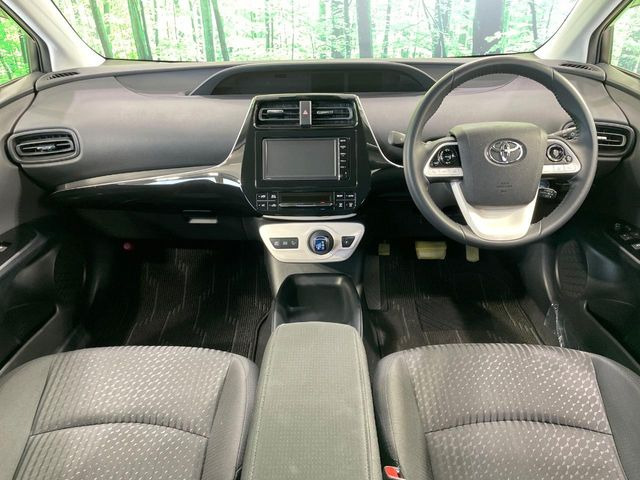 プリウス1.8 S