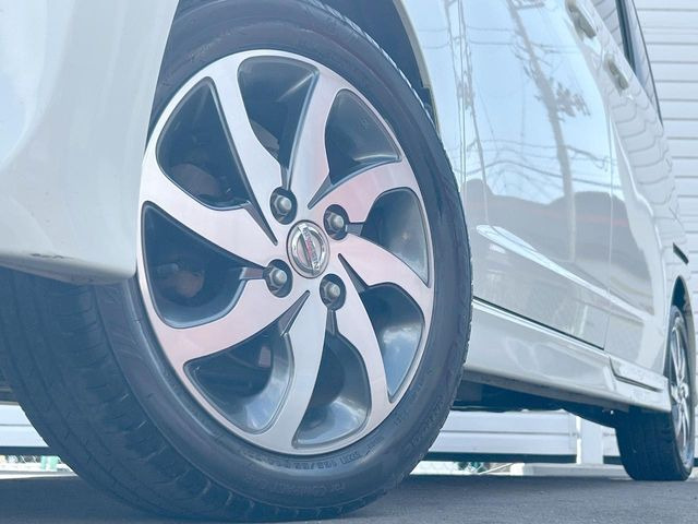 �y����14�C���`�A���~�z�C�[���z�O�ςɃ}�b�`���������A���~�z�C�[���𑕒����Ă���܂��B�e��ЊO�A���~�z�C�[����A�X�^�b�h���X�^�C�����戵�����Ă���܂��B���񂲑��k����������