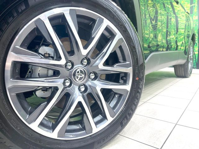 �y����18�C���`�A���~�z�C�[���z�O�ςɃ}�b�`���������A���~�z�C�[���𑕒����Ă���܂��B�e��ЊO�A���~�z�C�[����A�X�^�b�h���X�^�C�����戵�����Ă���܂��B���񂲑��k����������