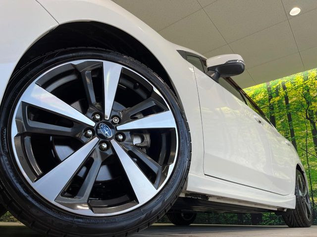 �y����18�C���`�A���~�z�C�[���z�O�ςɃ}�b�`���������A���~�z�C�[���𑕒����Ă���܂��B�e��ЊO�A���~�z�C�[����A�X�^�b�h���X�^�C�����戵�����Ă���܂��B���񂲑��k����������