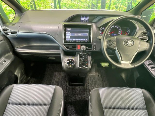 ヴォクシー2.0 ZS