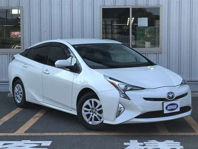 プリウス1.8 S ツーリングセレクション E-Four 4WD