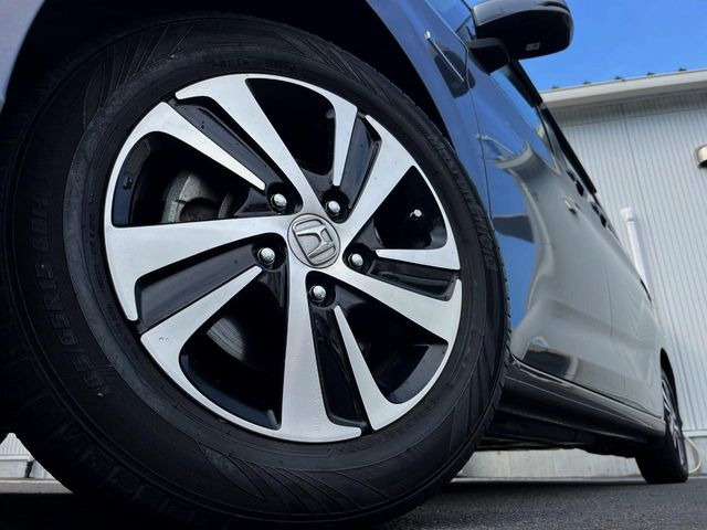 �y����15�C���`�A���~�z�C�[���z�O�ςɃ}�b�`���������A���~�z�C�[���𑕒����Ă���܂��B�e��ЊO�A���~�z�C�[����A�X�^�b�h���X�^�C�����戵�����Ă���܂��B���񂲑��k����������