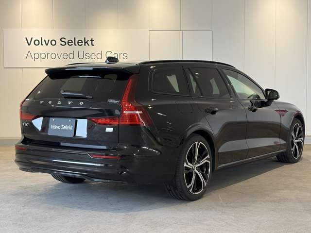 V60リチャージ PHEV T6 AWD アルティメット 4WD