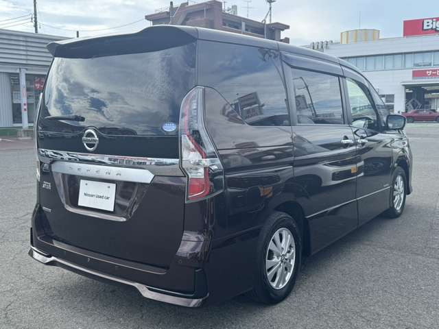 セレナ2.0 ハイウェイスターV 4WD