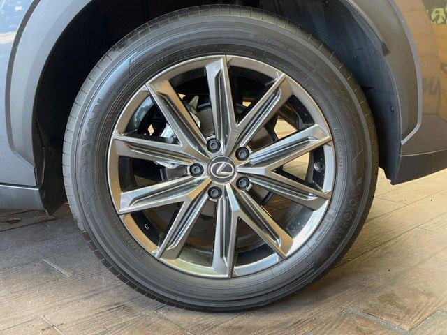 �y����18�C���`�A���~�z�C�[���z�O�ςɃ}�b�`���������A���~�z�C�[���𑕒����Ă���܂��B�e��ЊO�A���~�z�C�[����A�X�^�b�h���X�^�C�����戵�����Ă���܂��B���񂲑��k����������