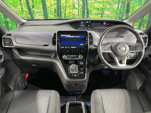 セレナ1.2 e-POWER ハイウェイスターV