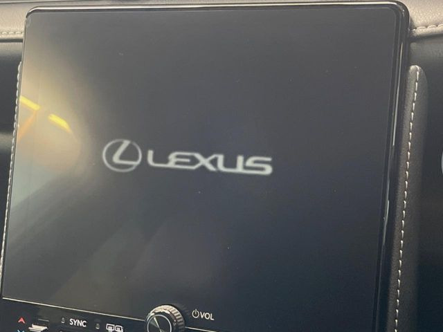 �y9.8�C���` �f�B�X�v���C�I�[�f�B�I�z���ʂ̃f�B�X�v���C��AppleCarPlay��AndroidAuto�����p�\�B�傫�ȉ�ʂŃX�}�z�i�r�A�v���������p���������܂���
