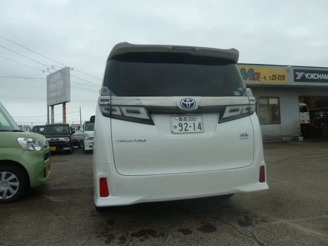 ヴェルファイアハイブリッド 2.5 ZR E-Four 4WD