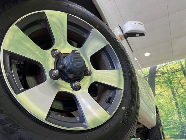 �y����16�C���`�A���~�z�C�[���z�O�ςɃ}�b�`���������A���~�z�C�[���𑕒����Ă���܂��B�e��ЊO�A���~�z�C�[����A�X�^�b�h���X�^�C�����戵�����Ă���܂��B���񂲑��k����������