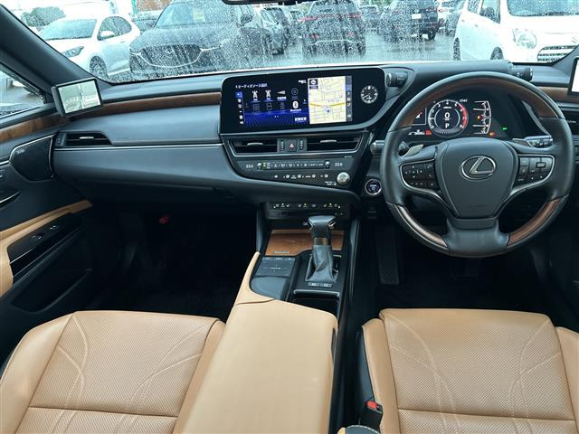 ES300h バージョンL