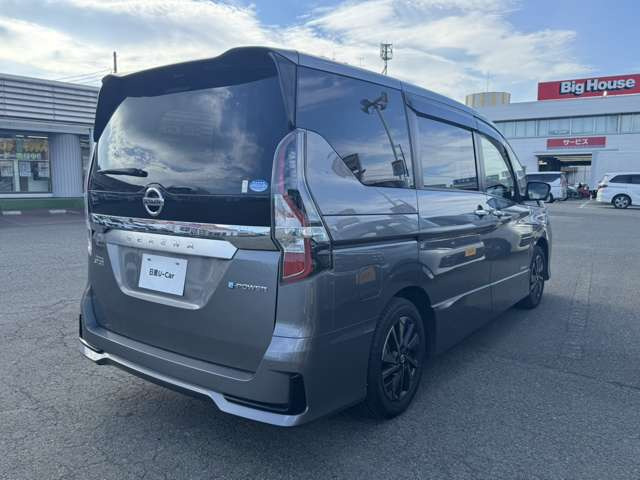 セレナ1.2 e-POWER ハイウェイスターV アーバンクロム