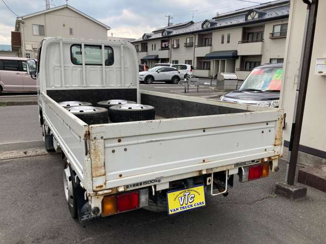 �ۏ؊��Ԃ̓G���W�������@�\�E���͓`�B�@�\��1��������0.1���L���A�X�e�A�����O�@�\�E�O��A�N�X���@�\�E�u���[�L�E�d�C�n�E��p���n�E�R���n��1��������0.1���L���ƂȂ�܂��B�ʓr1�`3�N�L�����x�ۏؗL��܂�