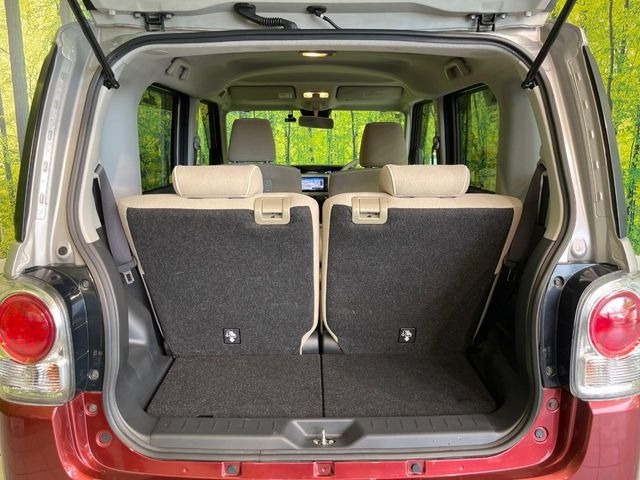普段のお買い物や通勤、送迎等に十分な荷室スペースを確保しております。セカンドシートを倒すと、大きな荷物の積載も可能です♪