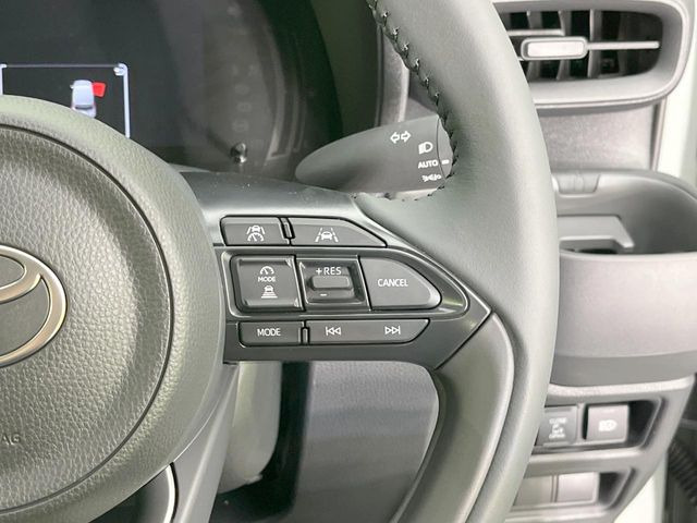 【レーダークルーズコントロール】高速道路での長距離走行が楽に!!自動で速度を保つクルーズコントロールが、衝突軽減システムと連携し、前方の車両を感知して車間を保つように速度調節してくれます!!