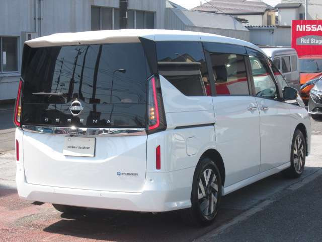 セレナ1.4 e-POWER XV